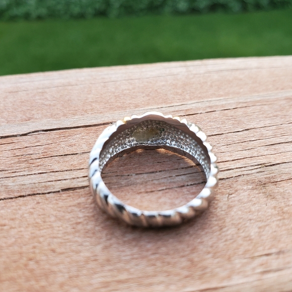 Vintage Silver & Gold Tone Ring (Size 6 1/2) - Picture 2 of 4